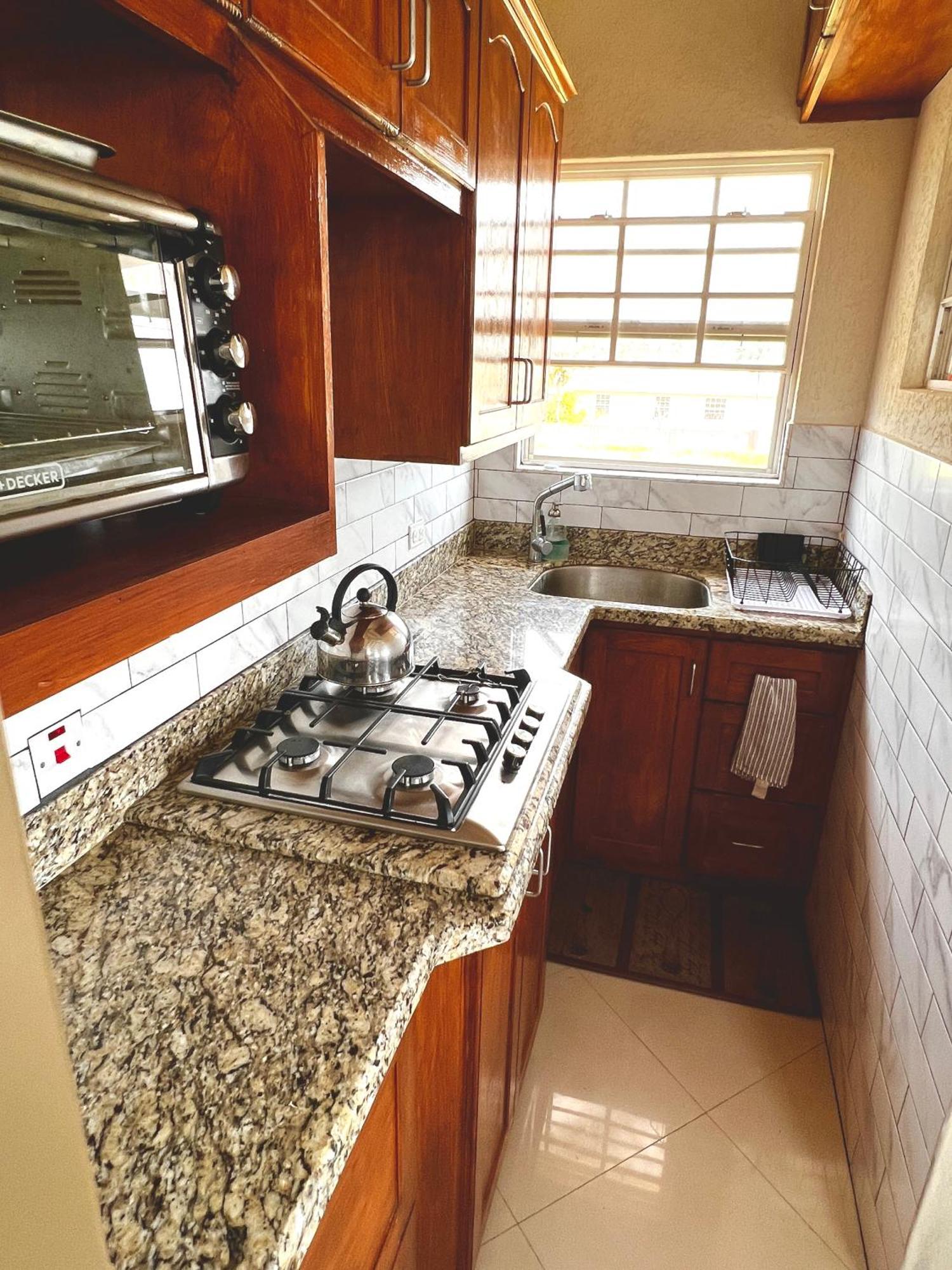 Cozy Modern Upstairs 2 Bed A/C Apt Near 2 Everything Saint Philip Luaran gambar